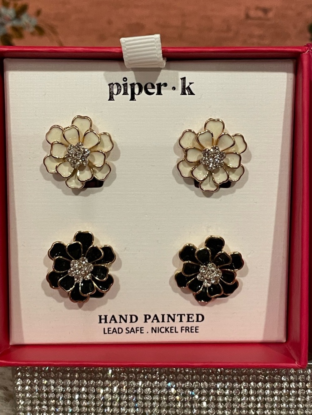Piper k Hand Painted Flower Stud Earring Set - Black & Cream